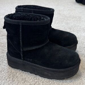 Ugg Kid's Classic Mini Platform Boot Black Sz2